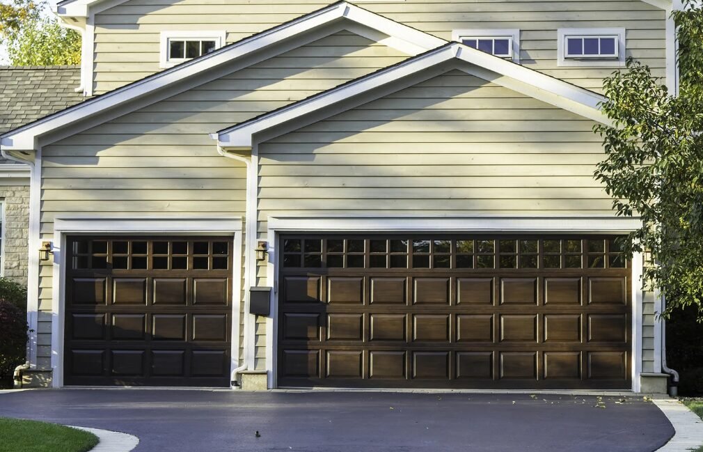 Garage door repair service in Boca Raton, FL.